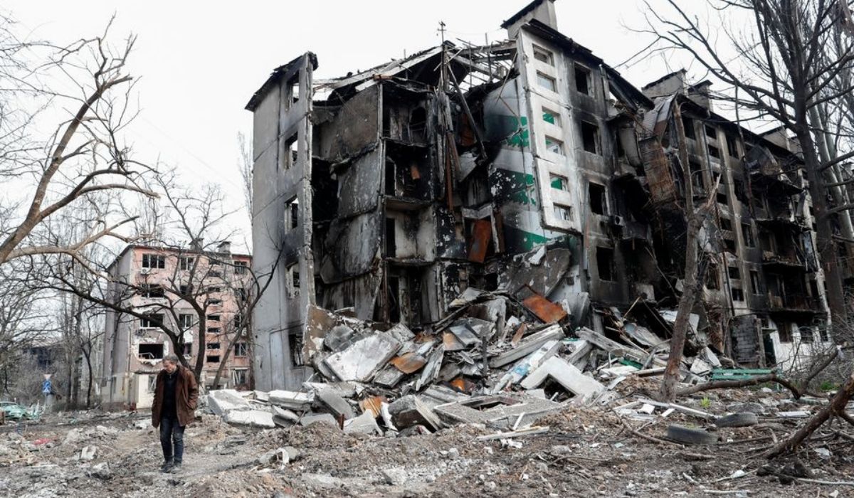 Missiles strike Lviv, bodies in streets of Mariupol